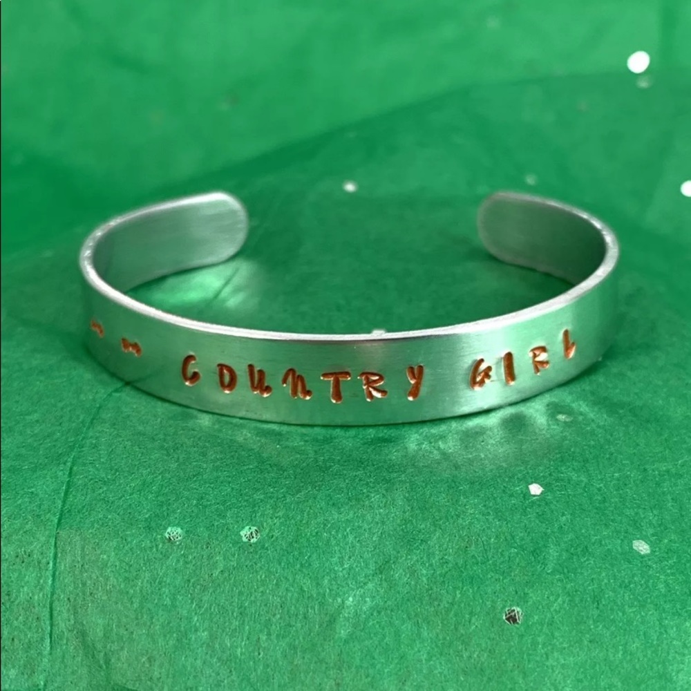 ⭐️🌸Adorned Crown stamp cuff country girl bracelet - Picture 3 of 8